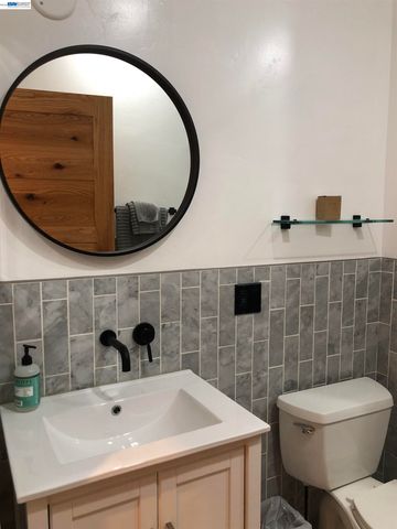 3714 E 12th Street, Oakland, CA 94601