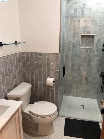 3714 E 12th Street, Oakland, CA 94601