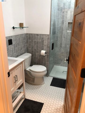 3714 E 12th Street, Oakland, CA 94601