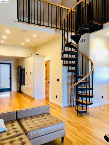 3714 E 12th Street, Oakland, CA 94601