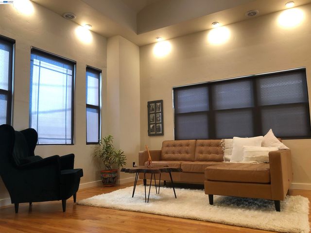 3714 E 12th Street, Oakland, CA 94601