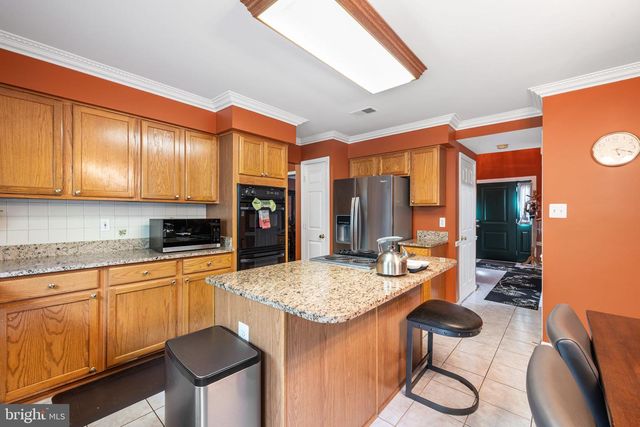 15465 AMBERGATE DR, Woodbridge, VA 22193
