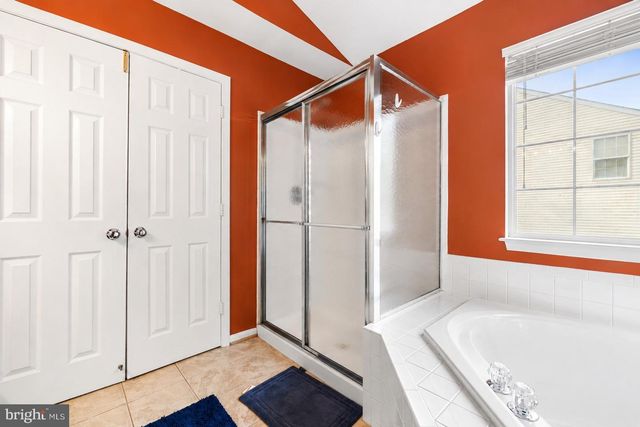 15465 AMBERGATE DR, Woodbridge, VA 22193