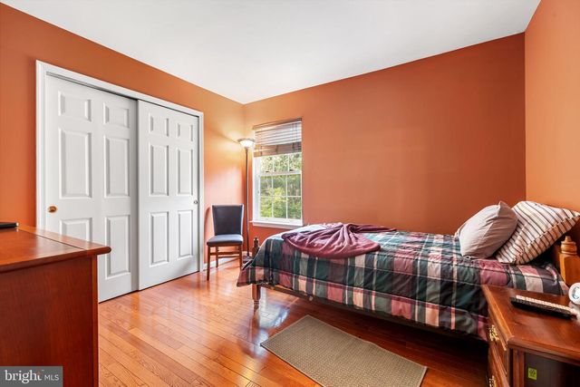 15465 AMBERGATE DR, Woodbridge, VA 22193