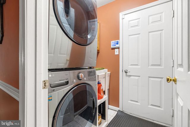 15465 AMBERGATE DR, Woodbridge, VA 22193