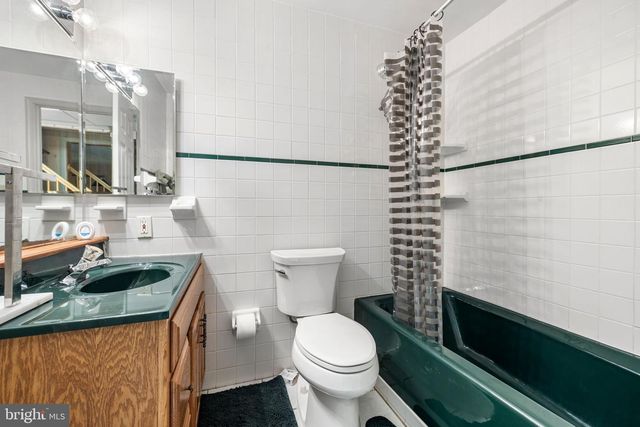 15465 AMBERGATE DR, Woodbridge, VA 22193