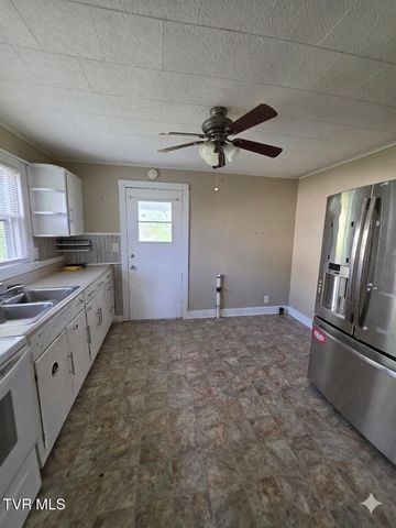 508 East Barton Ridge Road, Greeneville, TN 37745