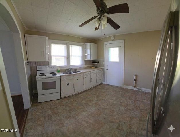 508 East Barton Ridge Road, Greeneville, TN 37745
