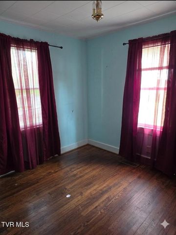 508 East Barton Ridge Road, Greeneville, TN 37745