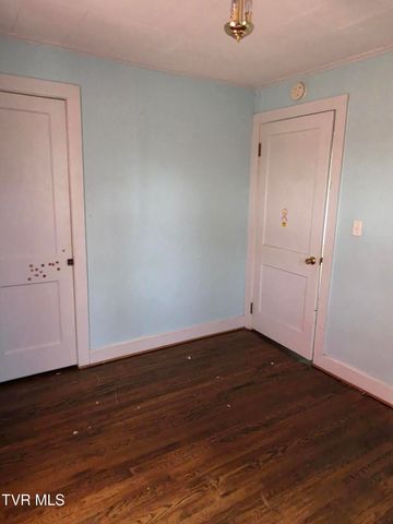 508 East Barton Ridge Road, Greeneville, TN 37745
