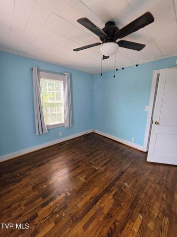 508 East Barton Ridge Road, Greeneville, TN 37745