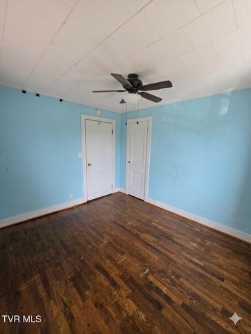 508 East Barton Ridge Road, Greeneville, TN 37745
