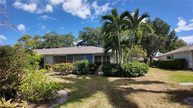 58 Glades BLVD 3, Naples, FL 34112
