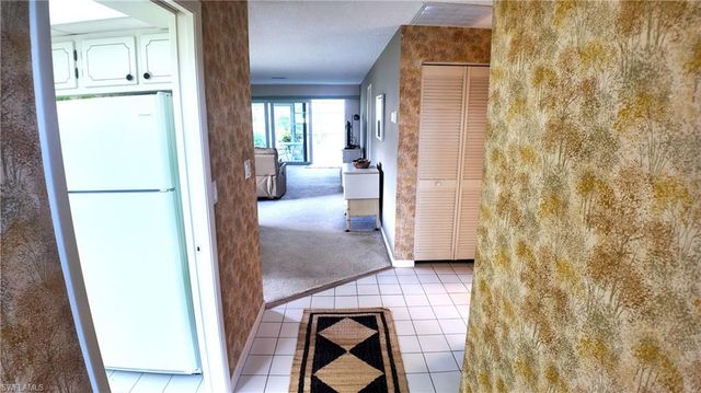 58 Glades BLVD 3, Naples, FL 34112