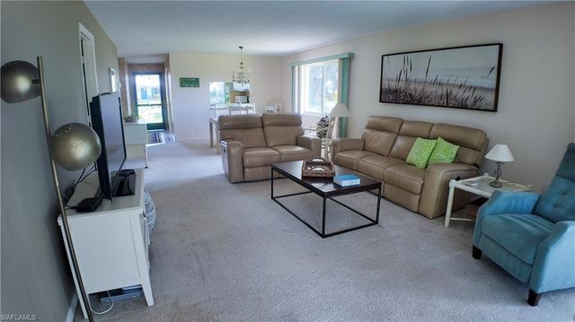58 Glades BLVD 3, Naples, FL 34112