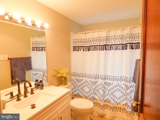 1277 W POPLAR ST, York, PA 17404