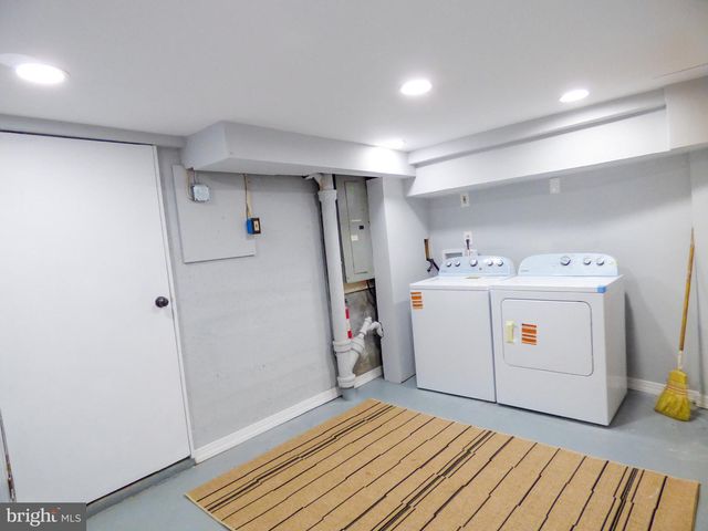 1277 W POPLAR ST, York, PA 17404