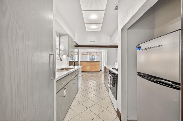 14007 Buffalo Speedway, Houston, TX 77045