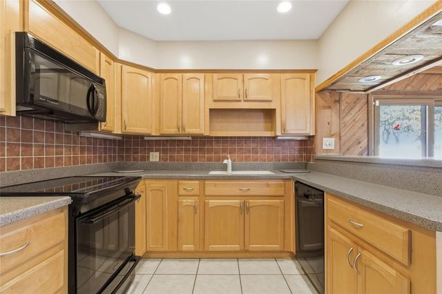 4511 N LINCOLN AVENUE, Tampa, FL 33614