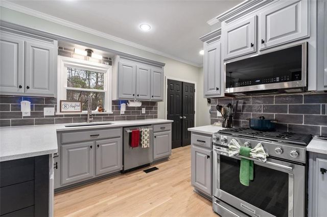 640 Braidwood NW Drive, Acworth, GA 30101