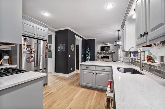 640 Braidwood NW Drive, Acworth, GA 30101