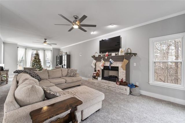 640 Braidwood NW Drive, Acworth, GA 30101