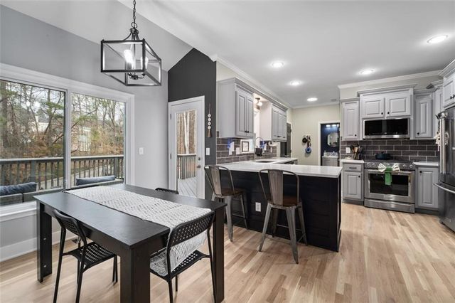 640 Braidwood NW Drive, Acworth, GA 30101