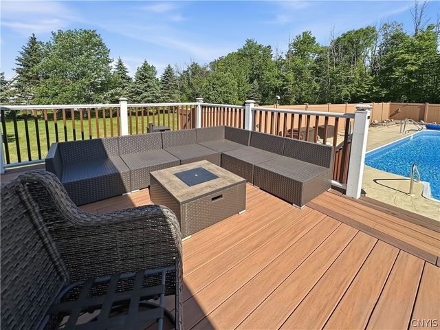 18 Regan Drive, Oswego, NY 13126