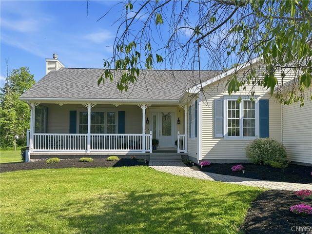 18 Regan Drive, Oswego, NY 13126