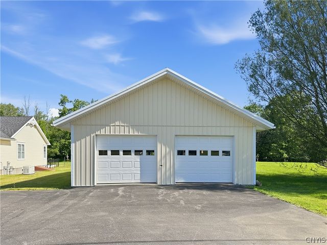 18 Regan Drive, Oswego, NY 13126