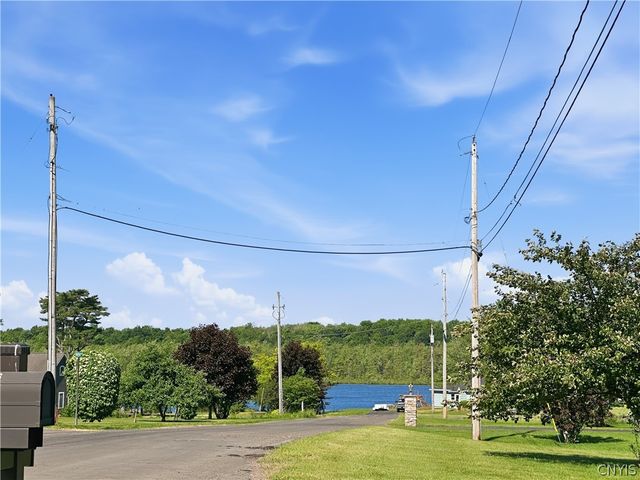 18 Regan Drive, Oswego, NY 13126