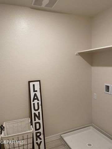 356 Hidden Gem Street, El Paso, TX 79928