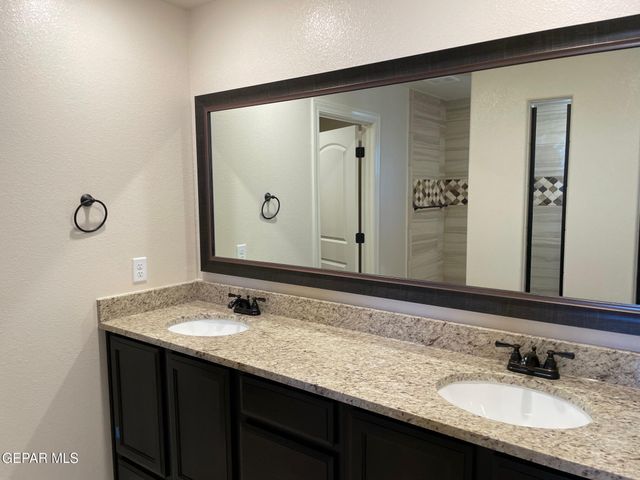 356 Hidden Gem Street, El Paso, TX 79928