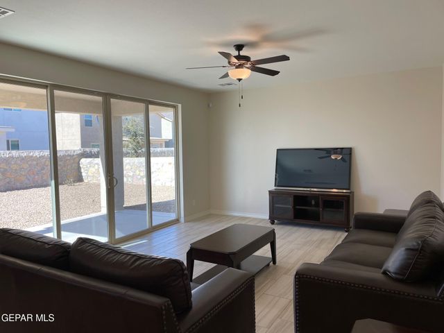 356 Hidden Gem Street, El Paso, TX 79928