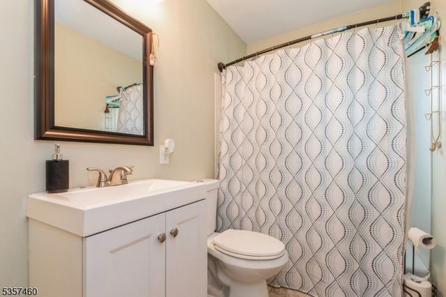 8 Mill Brook Road, Franklin Twp., NJ 07882