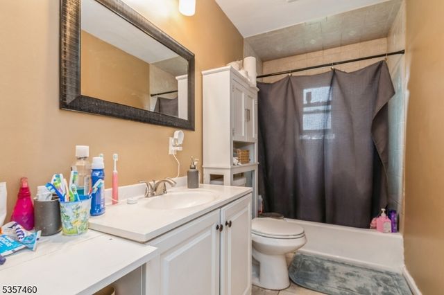 8 Mill Brook Road, Franklin Twp., NJ 07882