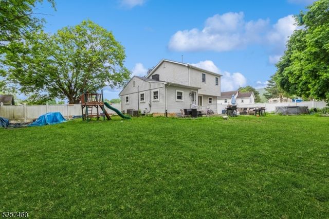 8 Mill Brook Road, Franklin Twp., NJ 07882