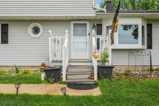 8 Mill Brook Road, Franklin Twp., NJ 07882