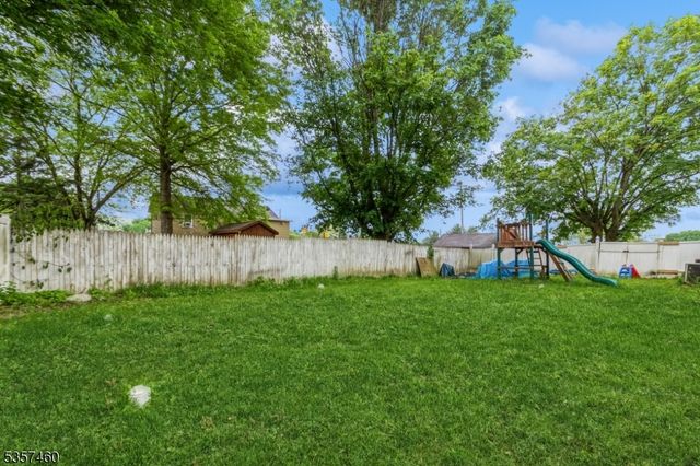 8 Mill Brook Road, Franklin Twp., NJ 07882