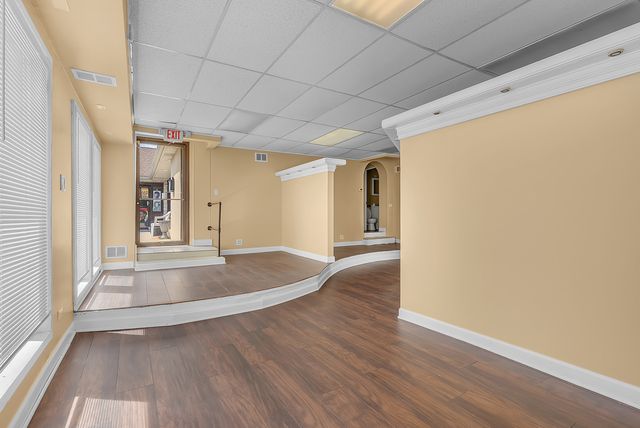 6000 W 159th Street F, Oak Forest, IL 60452