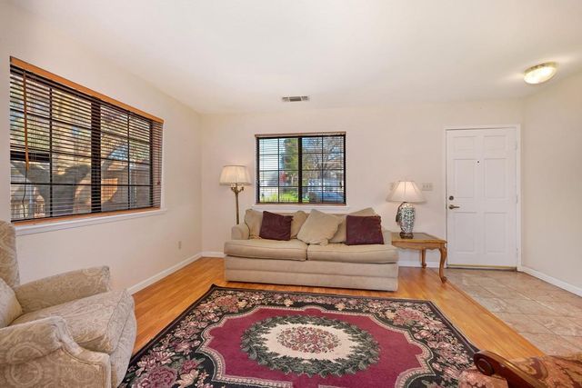 4405 Bilby Rd, Elk Grove, CA 95757