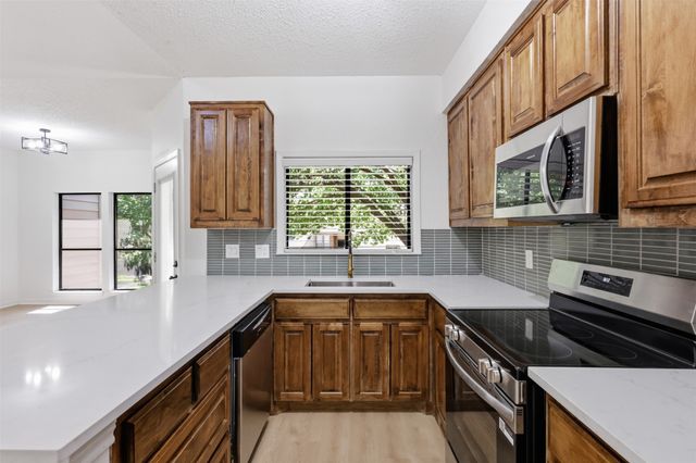 107 Summer Place Circle, Pottsboro, TX 75076