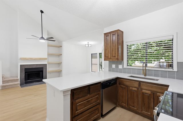 107 Summer Place Circle, Pottsboro, TX 75076