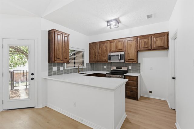 107 Summer Place Circle, Pottsboro, TX 75076