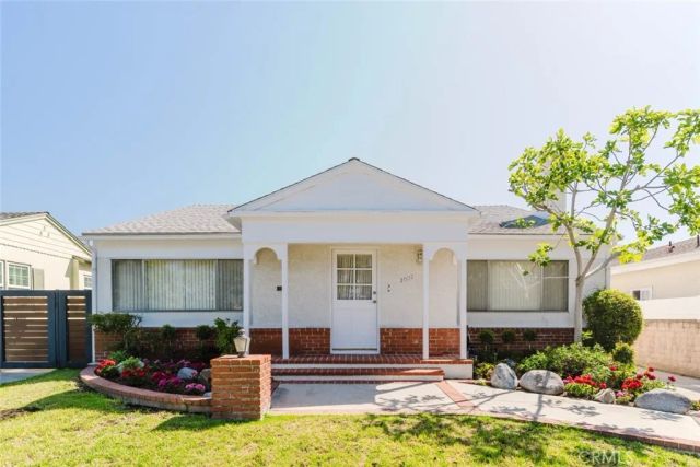 2007 W Kenneth Road, Glendale, CA 91201
