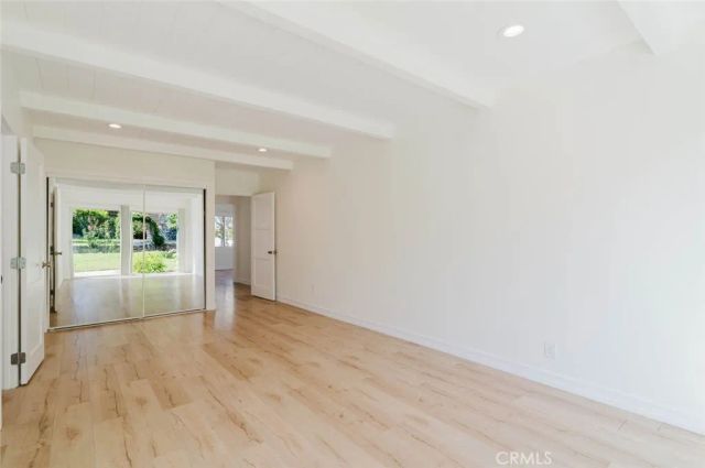 2007 W Kenneth Road, Glendale, CA 91201