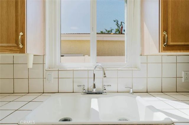 2007 W Kenneth Road, Glendale, CA 91201