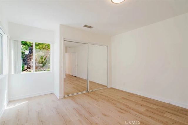 2007 W Kenneth Road, Glendale, CA 91201