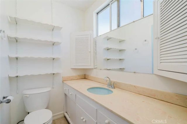 2007 W Kenneth Road, Glendale, CA 91201