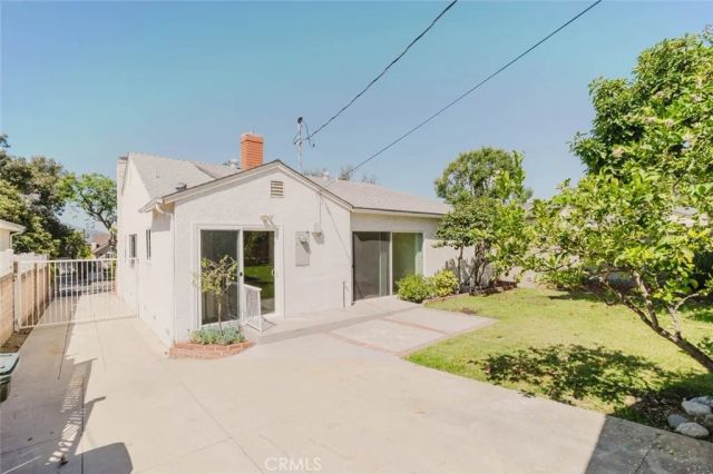 2007 W Kenneth Road, Glendale, CA 91201